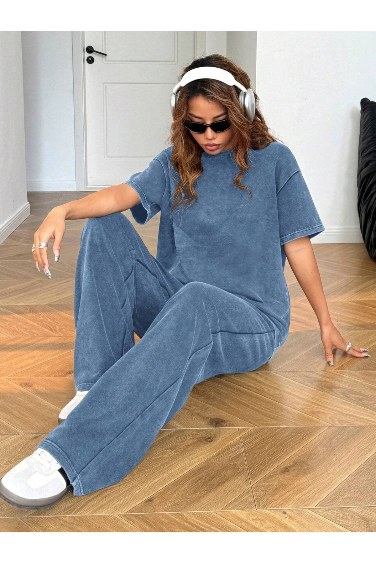 Kadın Oversize Tişört ve Bol Paça Pantolon Takım Şık Stil - الصورة 3
