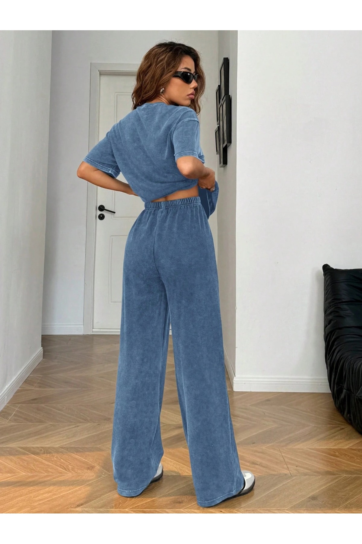 Kadın Oversize Tişört ve Bol Paça Pantolon Takım Şık Stil - الصورة 4