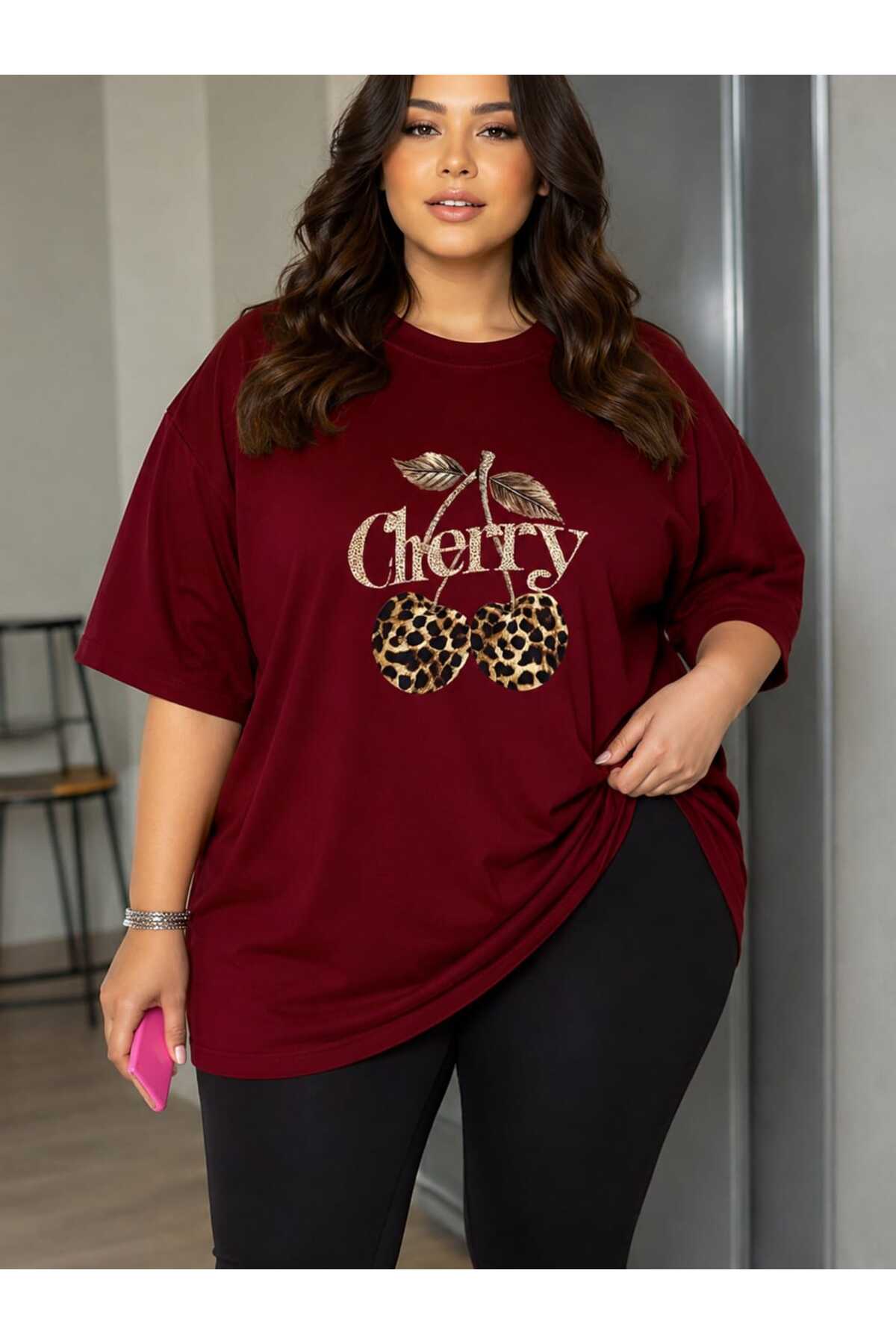 Büyük Beden Kadın Oversize Cherry Baskılı Basic Tişört Leopar Desenli Bisiklet Yaka Kısa Kollu Rahat Günlük Tişört Bordo