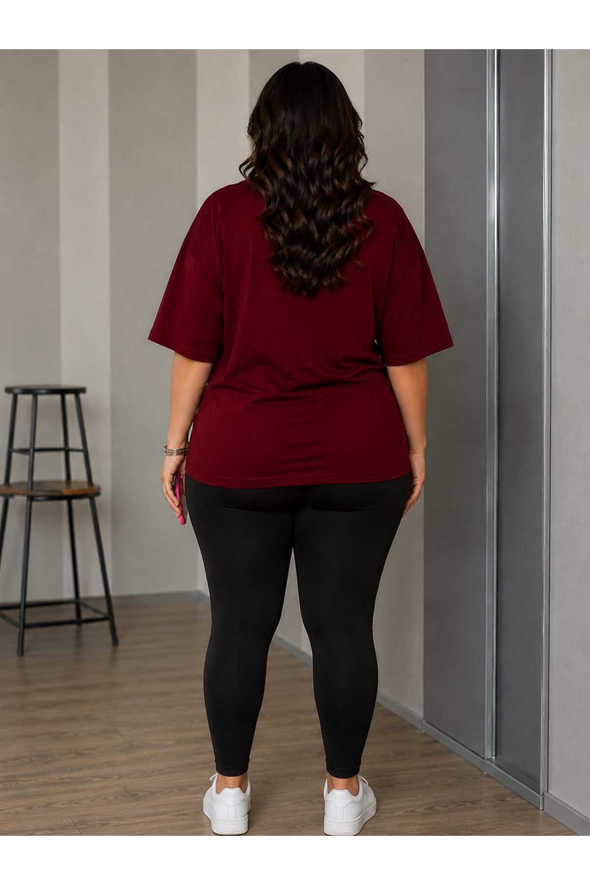 Büyük Beden Kadın Oversize Cherry Baskılı Basic Tişört Leopar Desenli Bisiklet Yaka Kısa Kollu Rahat Günlük Tişört Bordo - الصورة 3